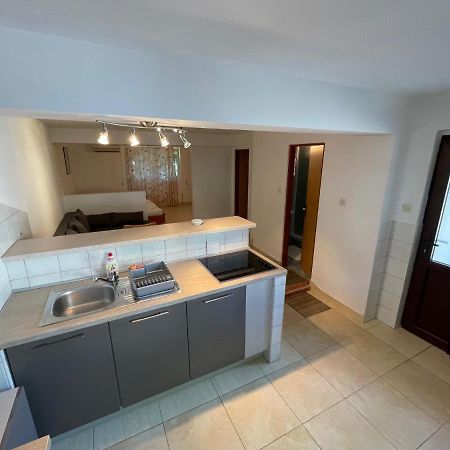 Apartment Victoria Stara Baška Екстериор снимка
