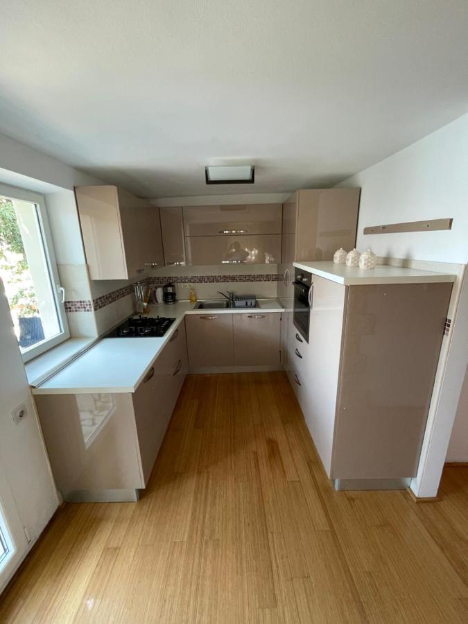 Apartment Victoria Stara Baška Екстериор снимка