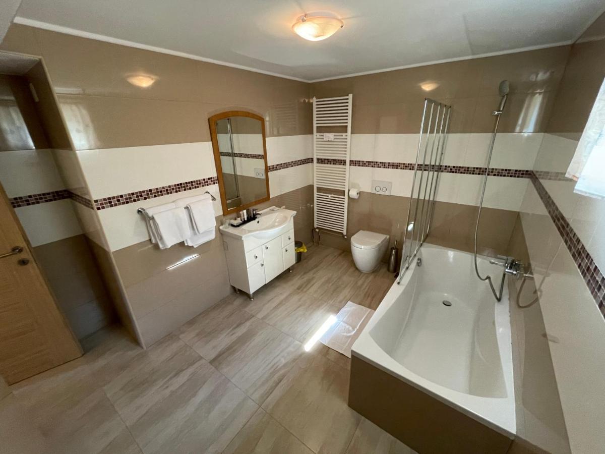 Apartment Victoria Stara Baška Екстериор снимка