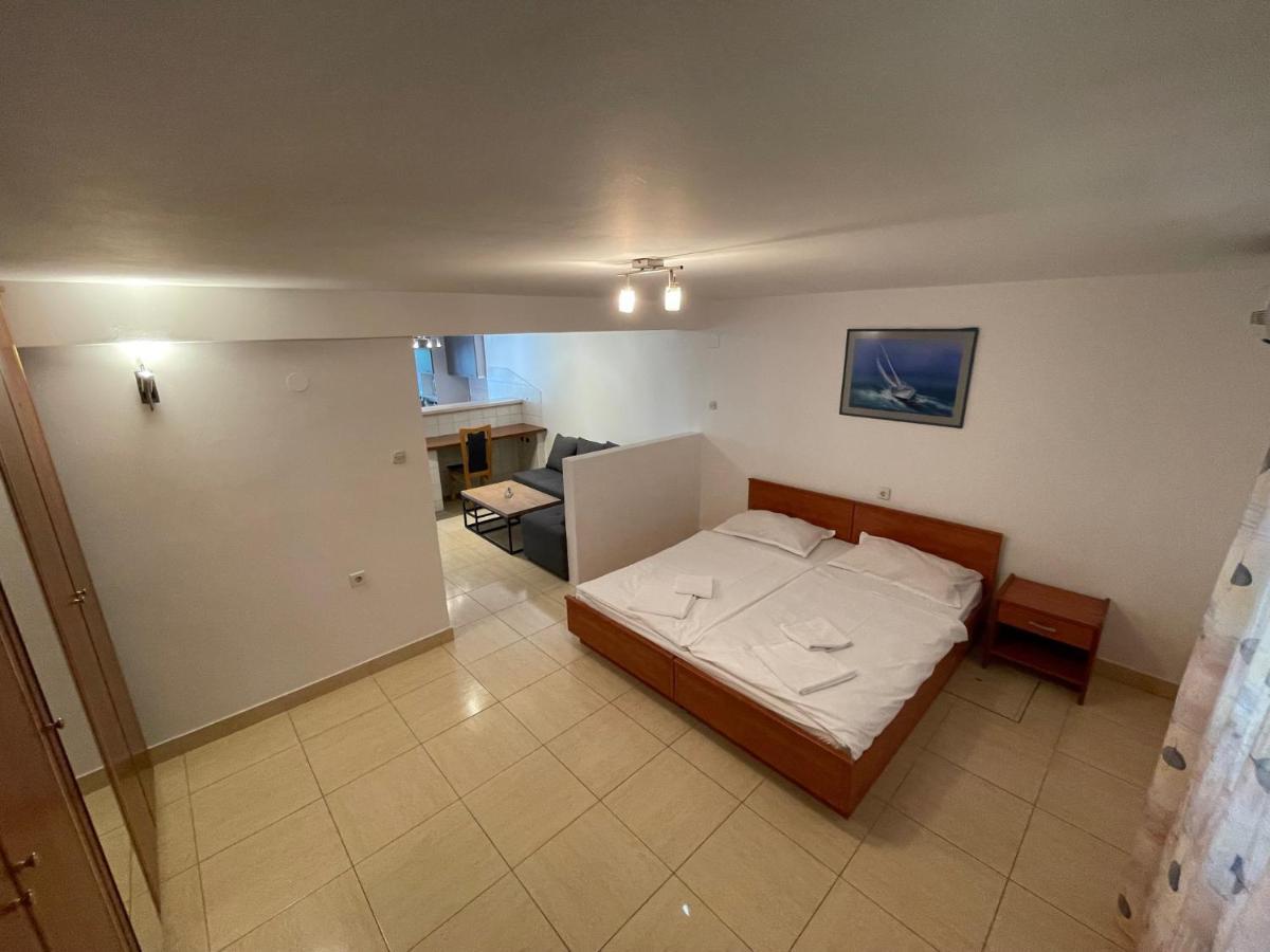 Apartment Victoria Stara Baška Екстериор снимка